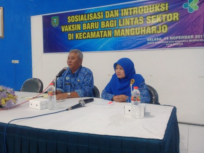 BAYI DAN ANAK HARUS MENDAPATKAN IMUNISASI