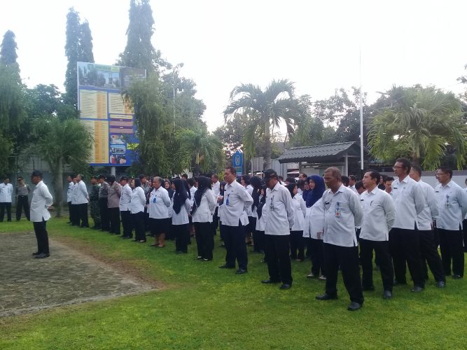 9 LURAH SE KECAMATAN MANGUHARJO SECARA BERGILIR MEMIMPIN APEL TIGA PILAR